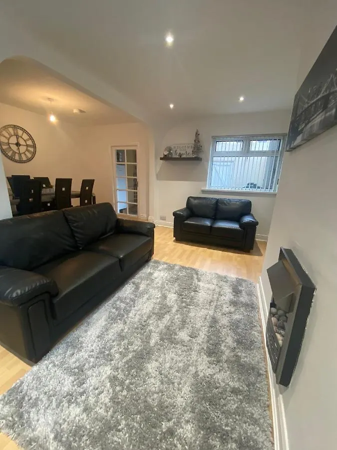 Modern Two Bed House Close To City Centre ベルファスト イギリス